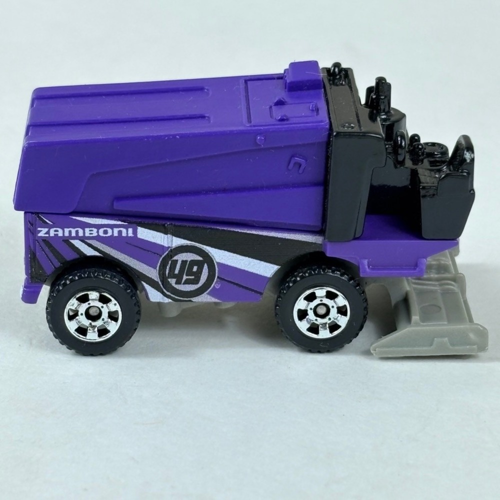 Lot of Diecast & Plastic Toy Cars + 8lbs Matchbox Hotwheels Maisto - Picture 8 of 8